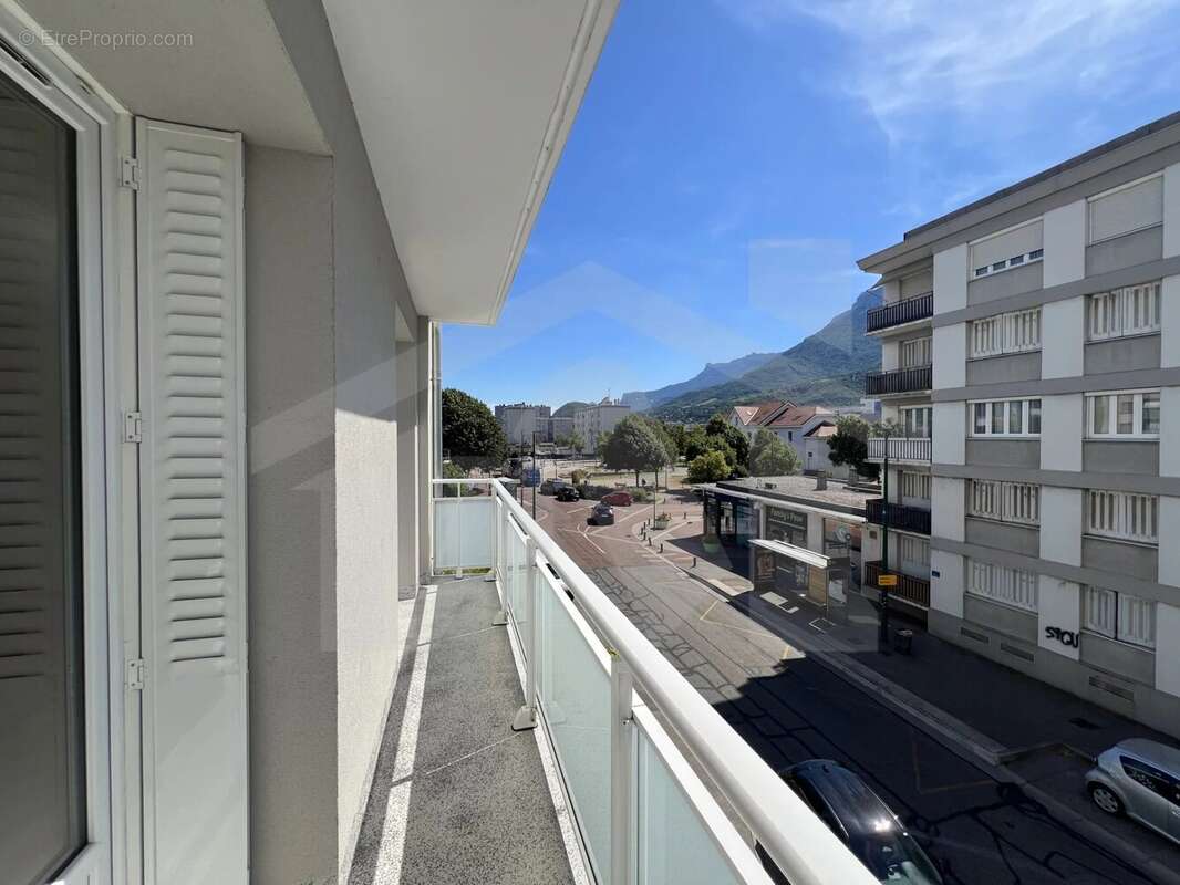 Appartement à SEYSSINET-PARISET