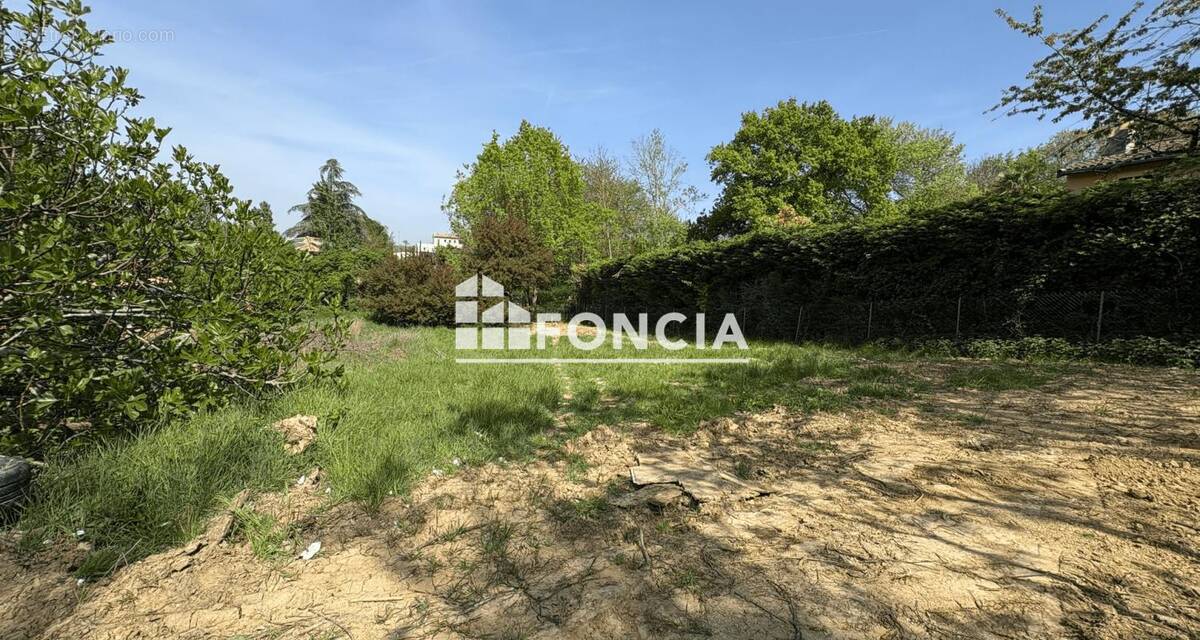 Terrain à SAINT-JEAN