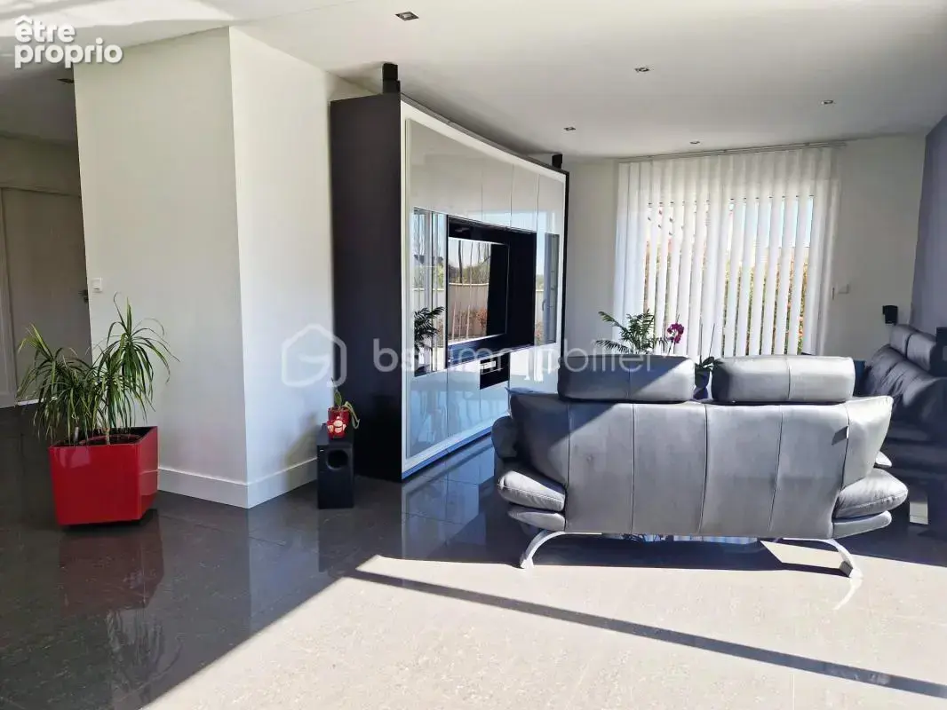 Magnifique propriété avec jardin et très belles prestations ! - photo 11