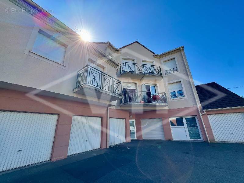 Appartement à COMBS-LA-VILLE