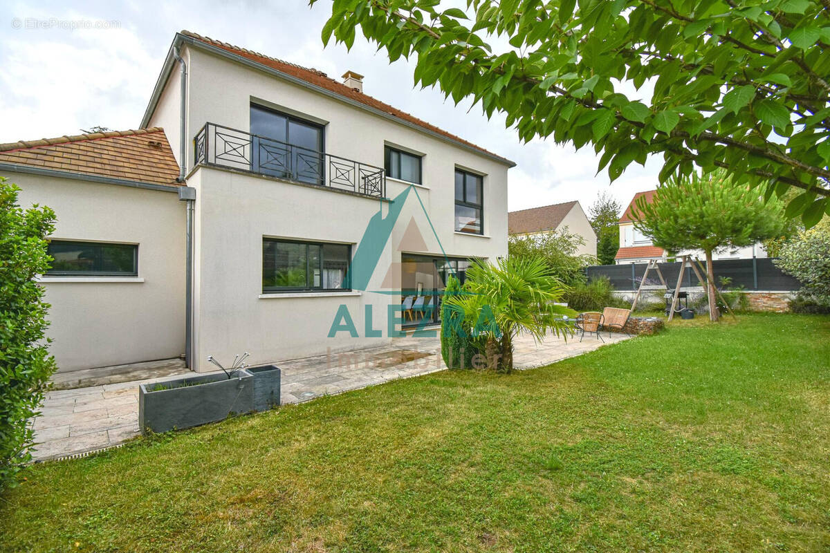 Maison à CRESPIERES