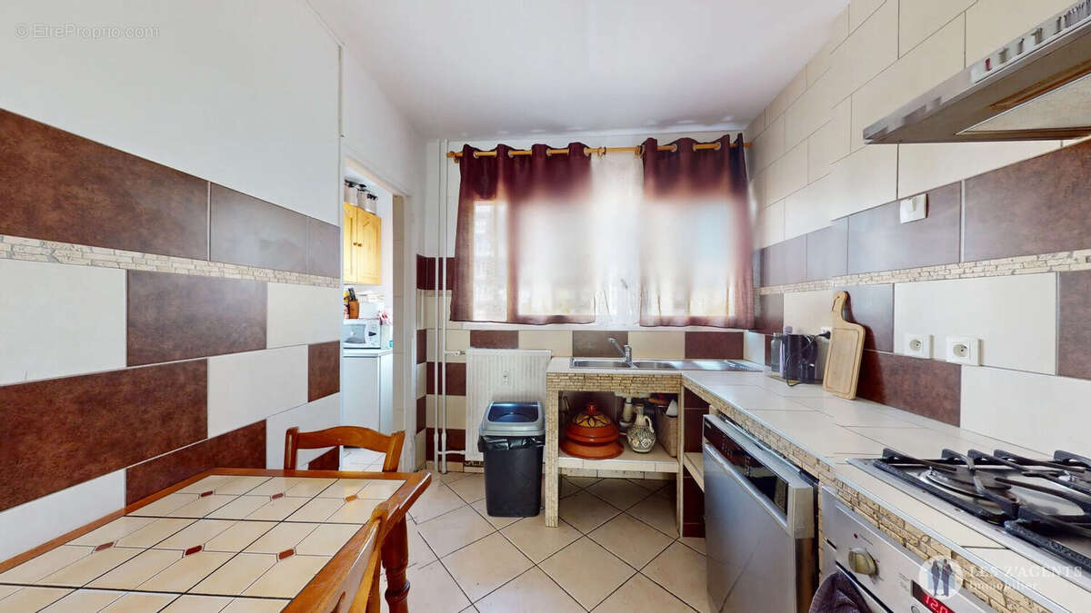 Appartement à LE PONT-DE-CLAIX