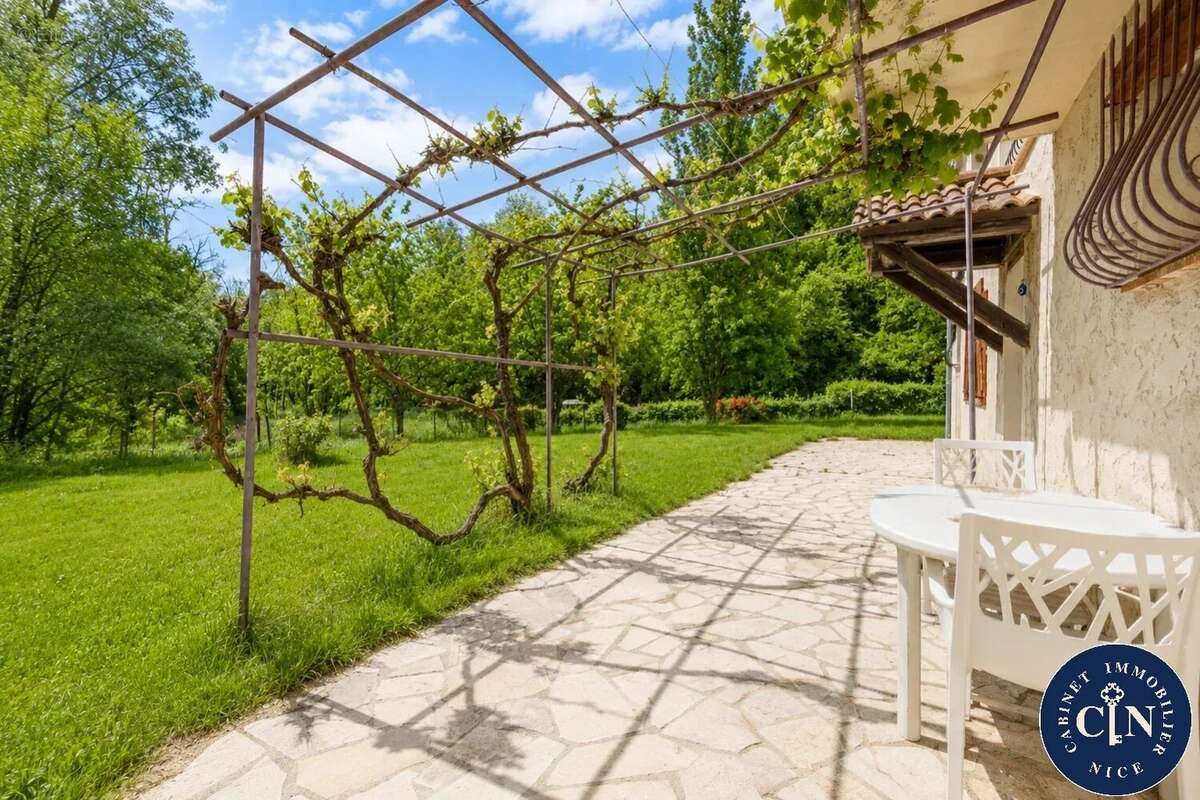 Maison 180 m² à Annot  - photo 2
