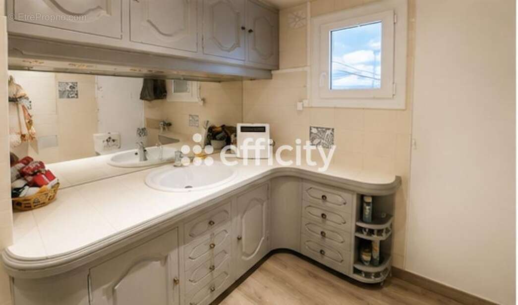 Appartement à CHATEAUNEUF-LES-MARTIGUES