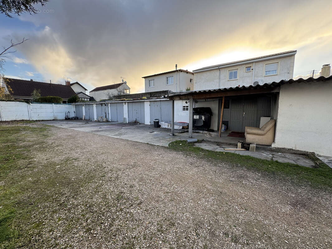 Commerce à LE BLANC-MESNIL