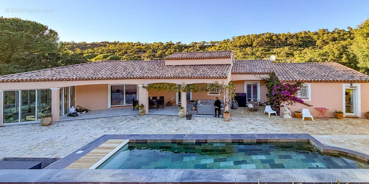 Maison à BORMES-LES-MIMOSAS