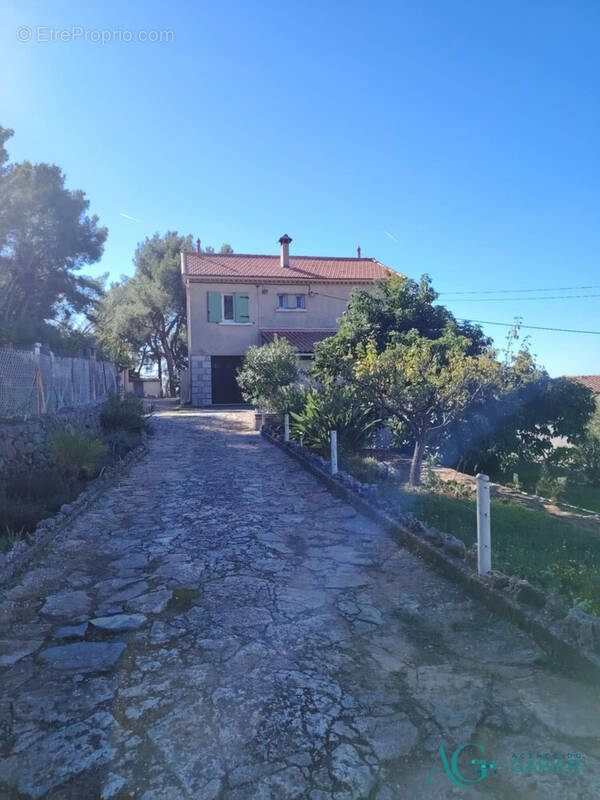 Maison à CARQUEIRANNE