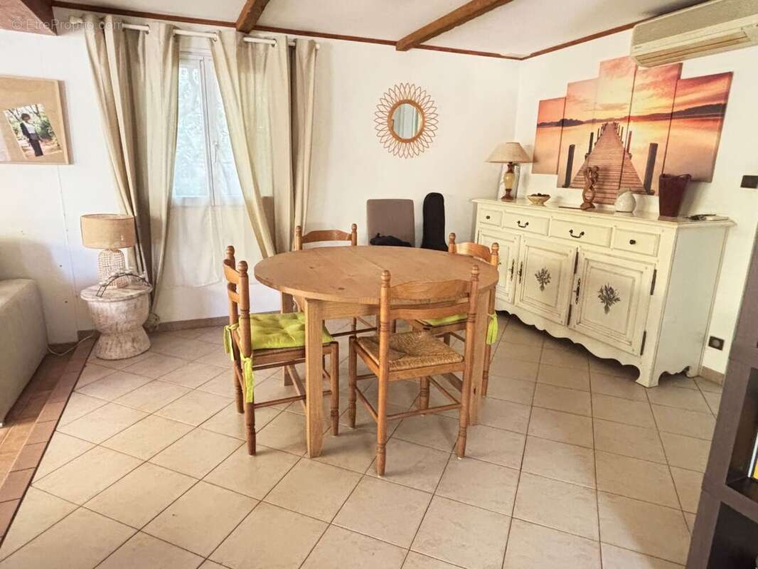 Maison à ROQUEBRUNE-SUR-ARGENS