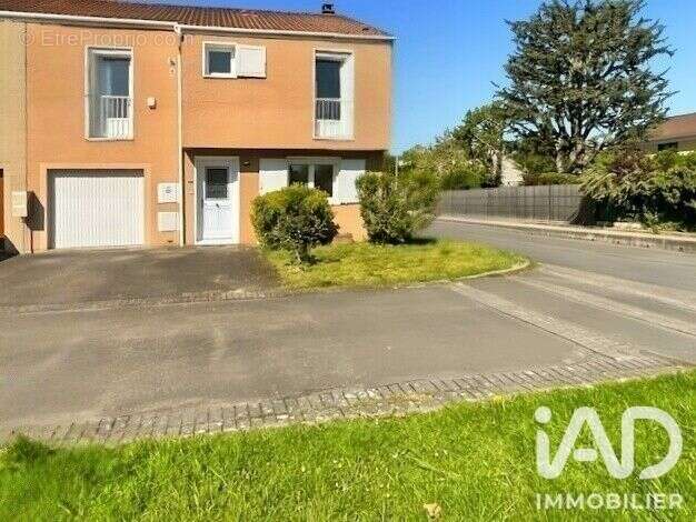 Photo 3 - Maison à COMBS-LA-VILLE