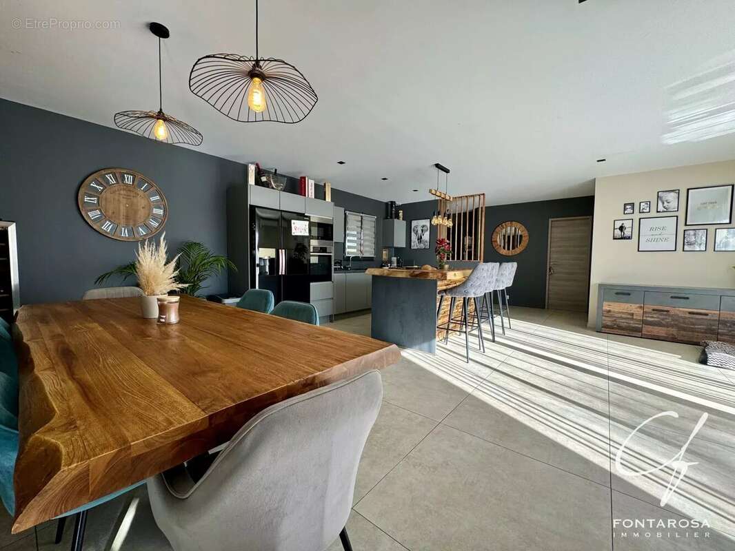 Maison à PUGET-SUR-ARGENS