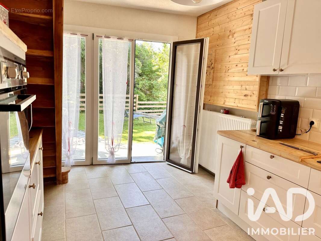 Maison 137 m² à Vars  - photo 2