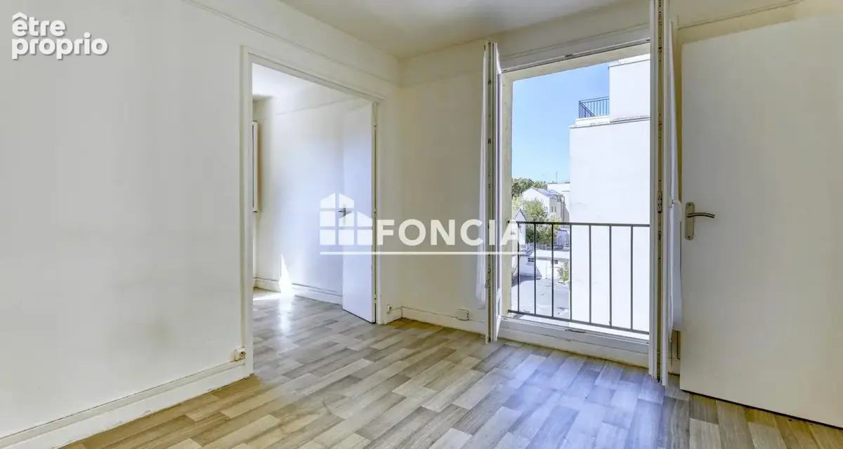 MONTROUGE – Deux pièces en étage avec ascenseur, au calme sur cour - photo 7