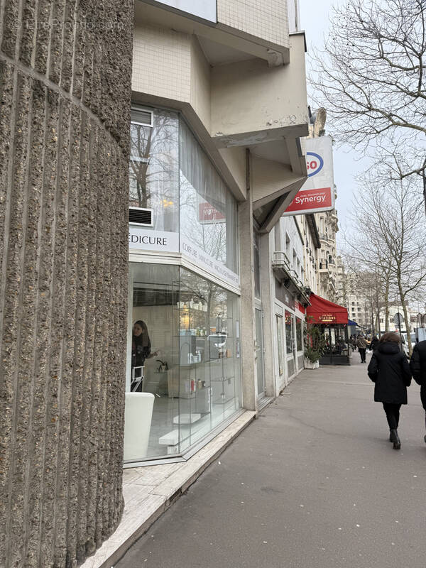 Commerce à PARIS-16E