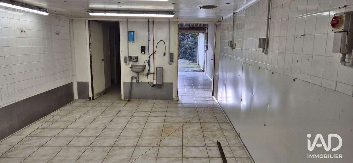 Photo 3 - Commerce à MONTIGNE