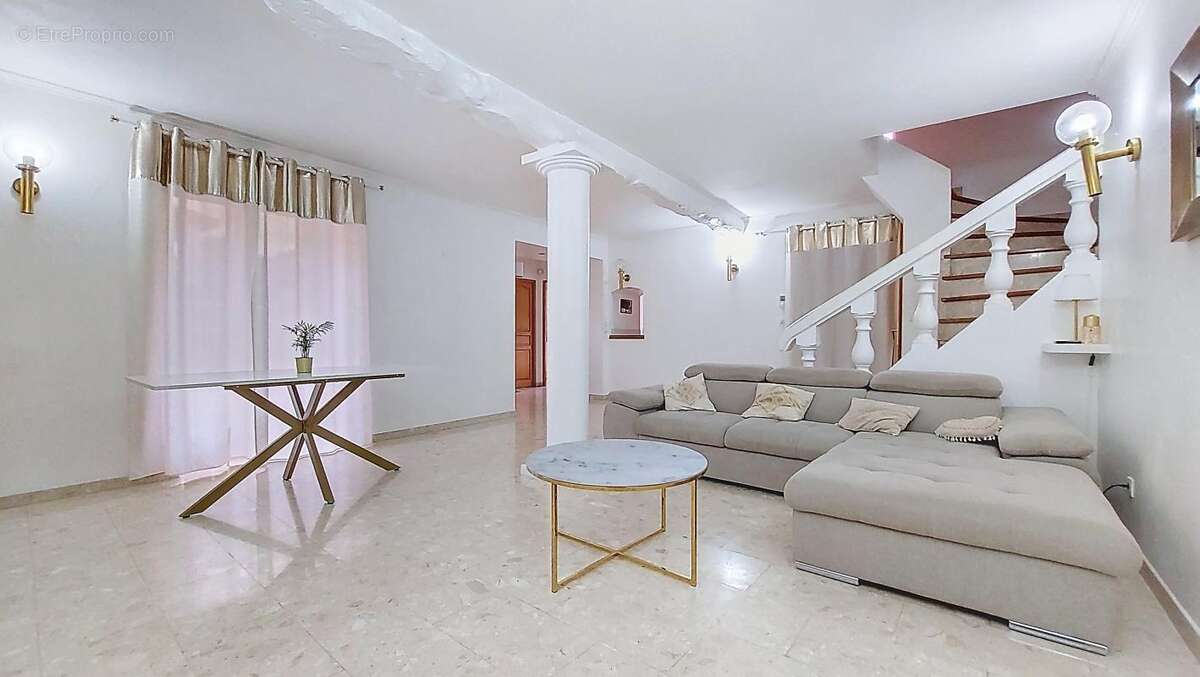 Maison à SAINT-ROMAIN-EN-GIER