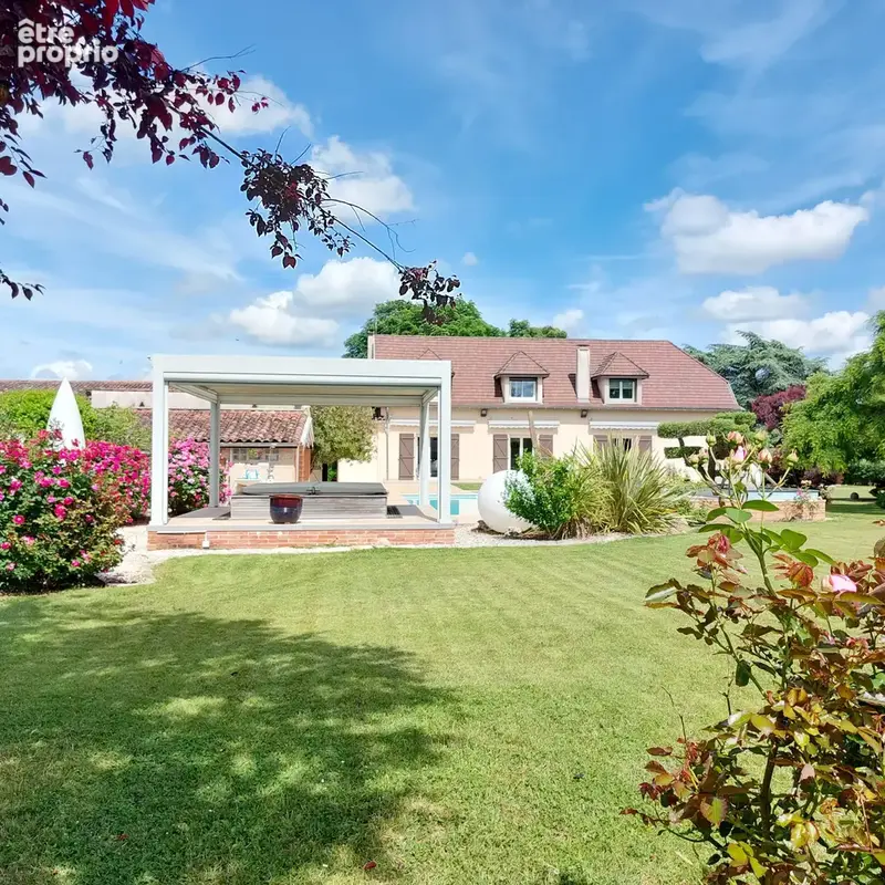 Maison à vendre 13 pièces MONTAUBAN (82), salle de reception, parking, bureaux, cave, dépendances,  parc de 8000m2, 2 entrées in - photo 7