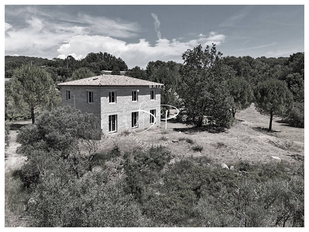 Maison à LORGUES