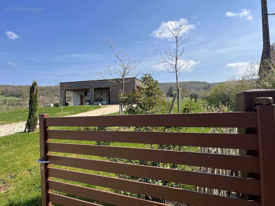 Maison à LA CHAPELLE-SOUS-BRANCION