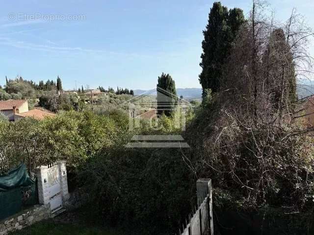 Maison à TOURRETTES