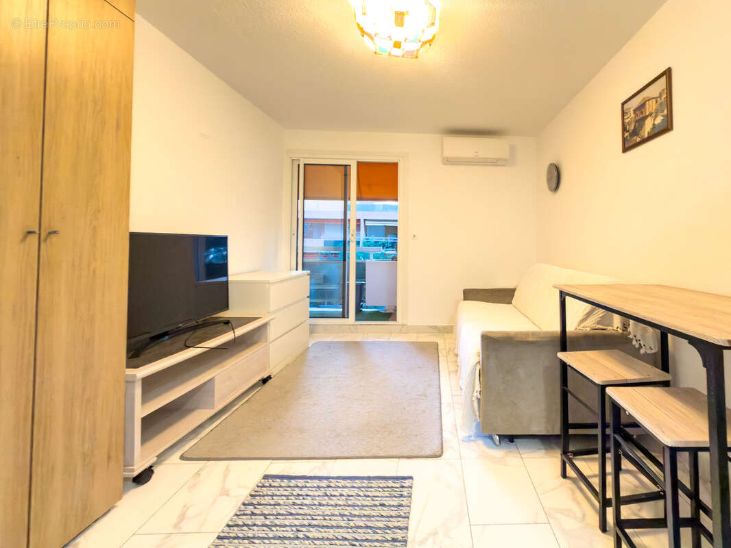 Appartement à BORMES-LES-MIMOSAS