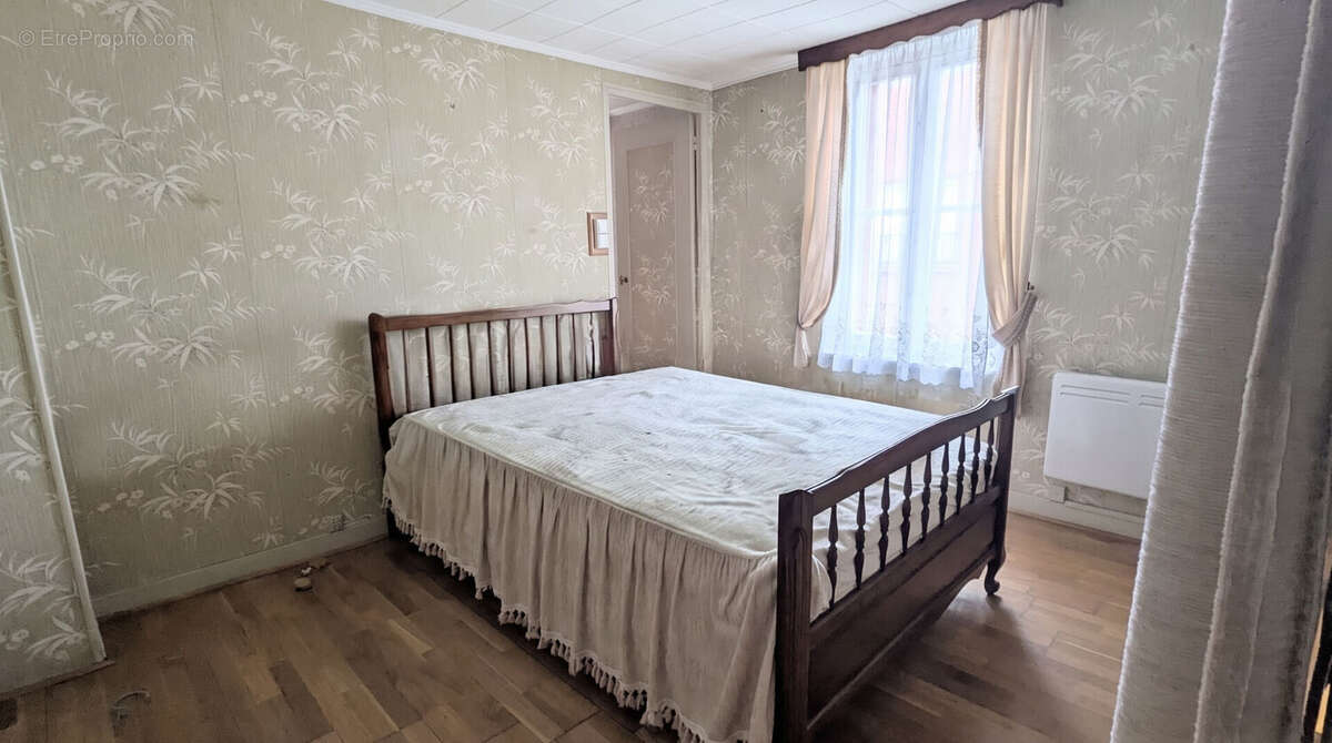 Maison 3 pièces de 42 m² avec grand garage individuel. - photo 2