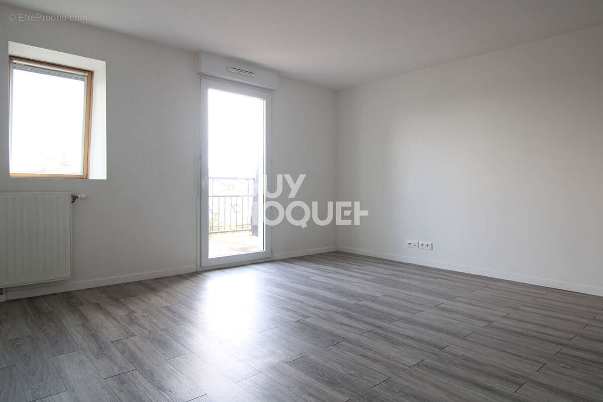 Appartement à BRIE-COMTE-ROBERT