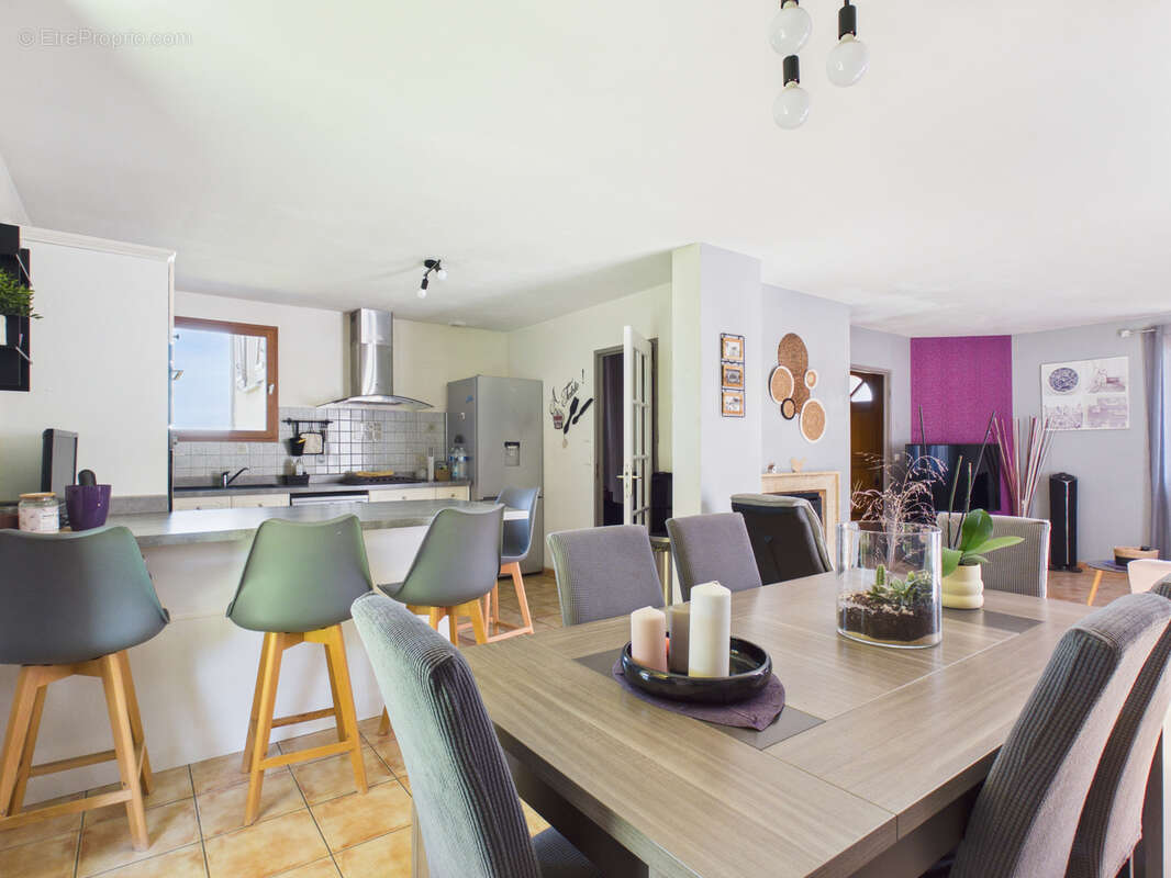 Maison à SAINT-GERMAIN-LEMBRON