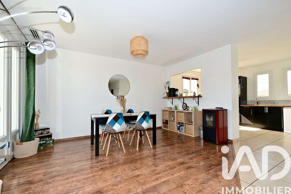 Photo 9 - Maison à SAINT-BONNET-DE-MURE