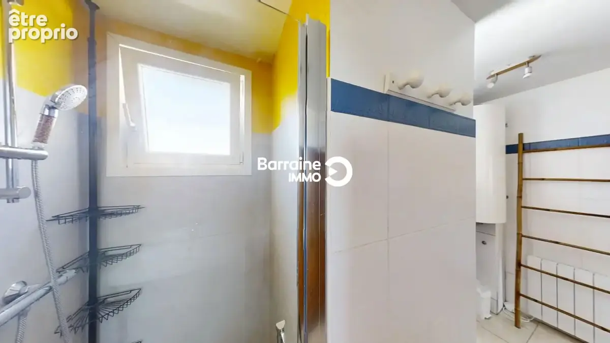 BARRAINE IMMO - A VENDRE - ARGOL : À 200 m de la plage, maison avec jardin, atelier et grand hangar - Réf : CR00290 - photo 9
