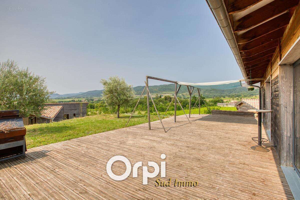 Appartement à ALBA-LA-ROMAINE