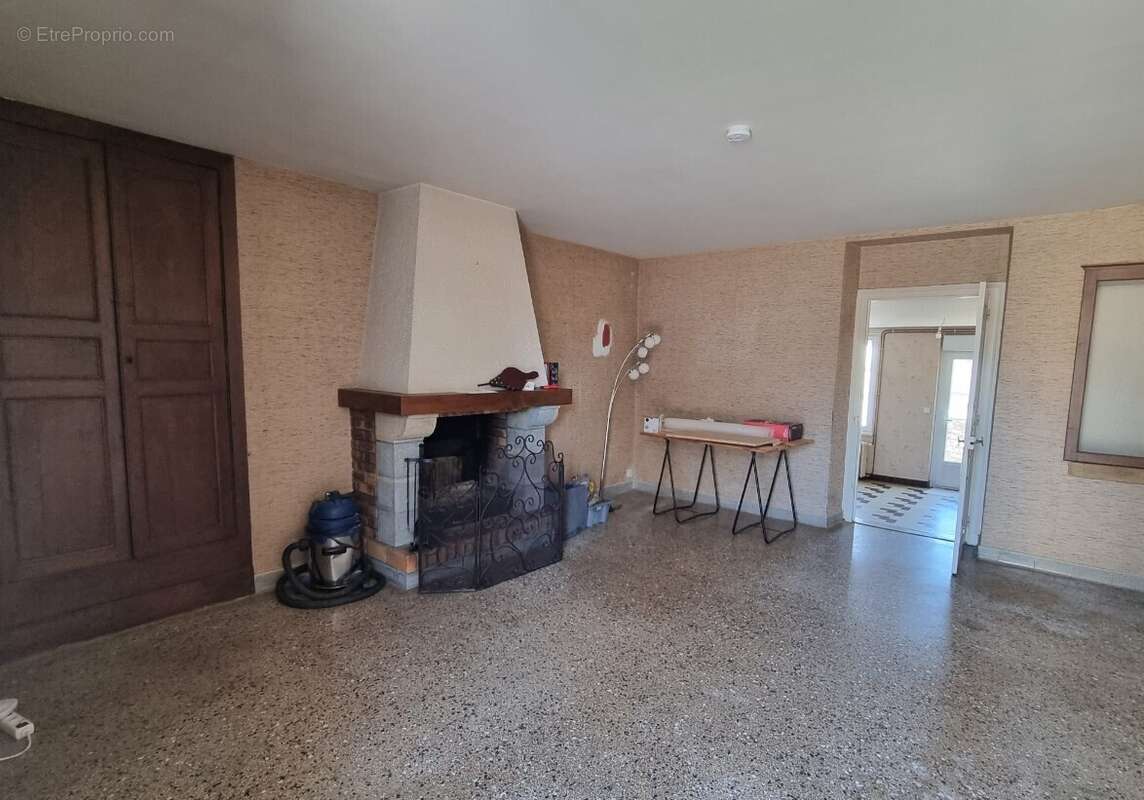 Maison à CHASSIGNOLLES