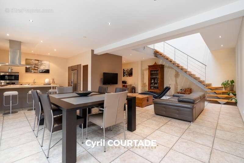 Beauvoisin, Dpt Gard (30), Maison en pierre de 236m² avec dépendance et piscine - Jardin de 247m² - photo 9