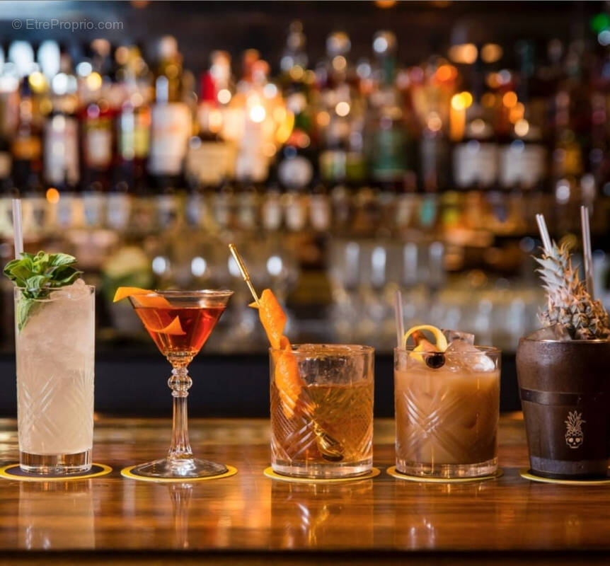 Commerce à PARIS-17E