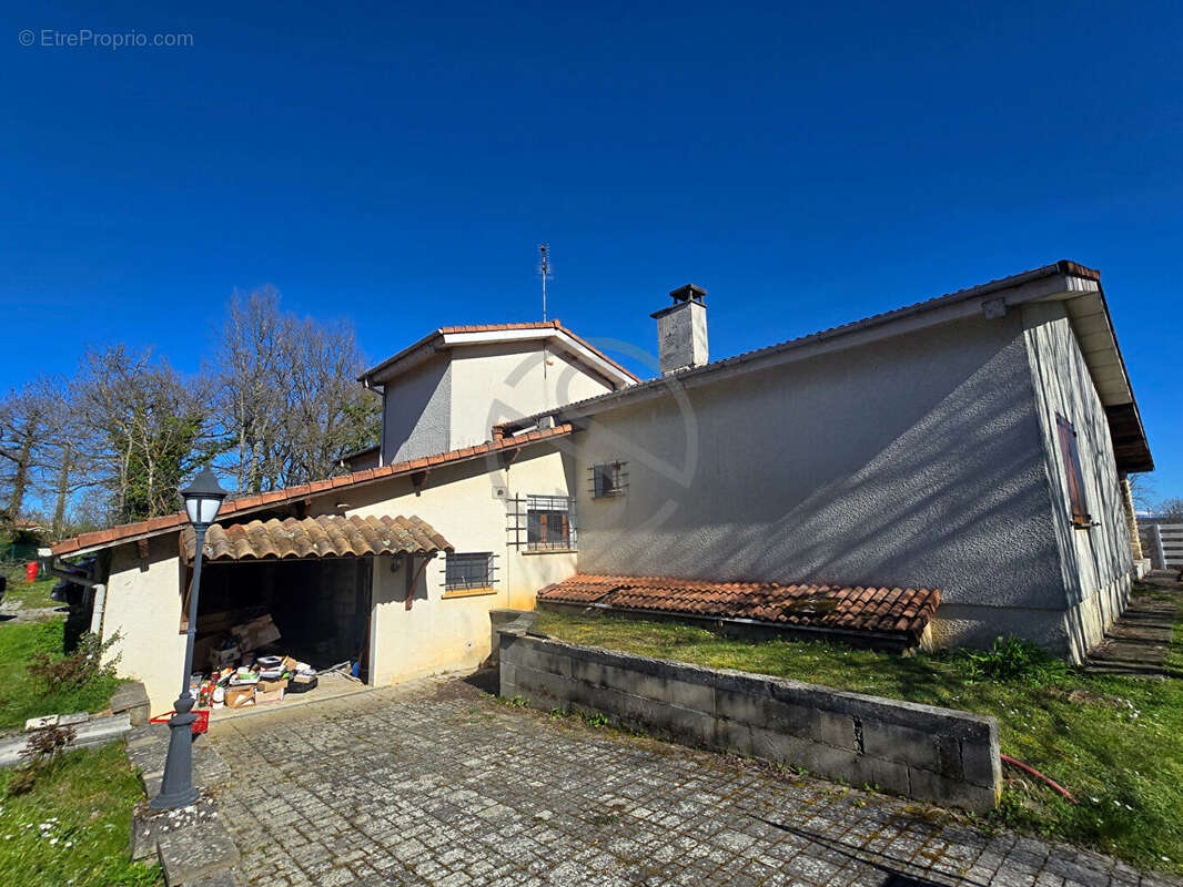 Maison à MONTSEVEROUX