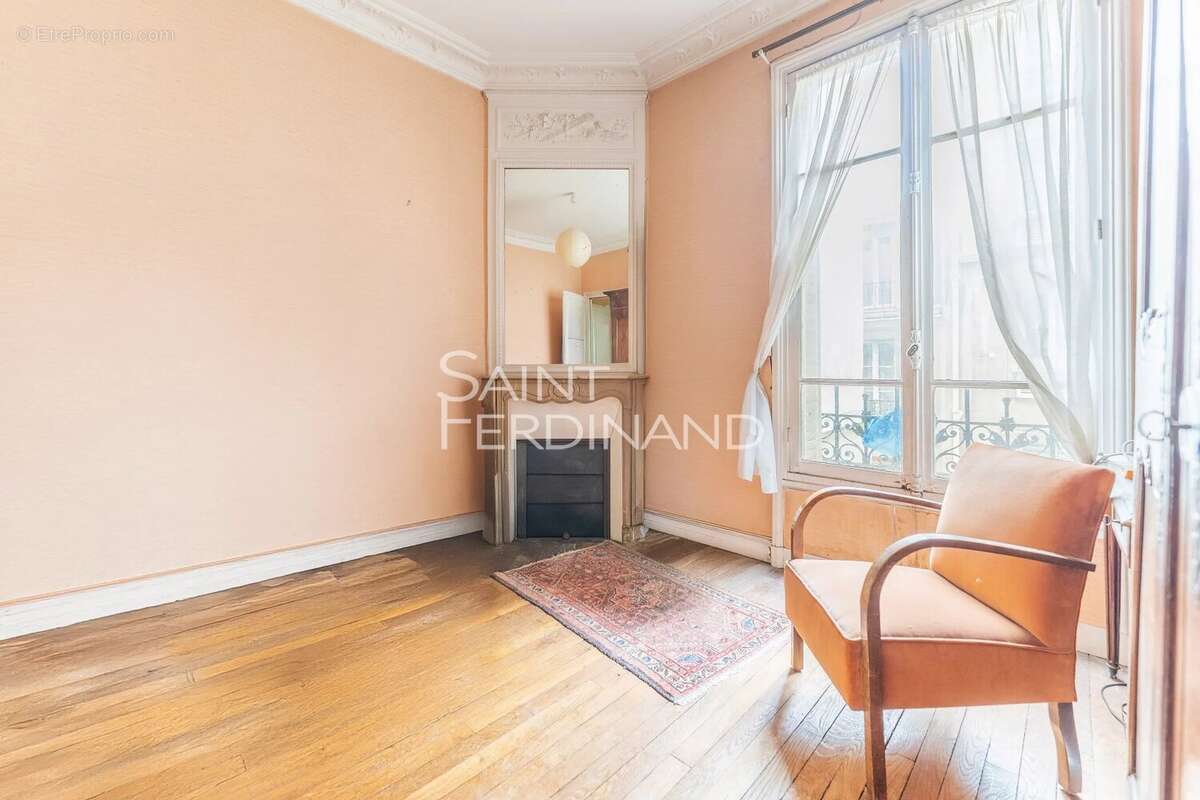 Appartement à NEUILLY-SUR-SEINE