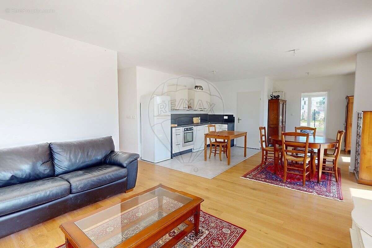 Appartement à SAINT-JEAN-DE-LA-RUELLE