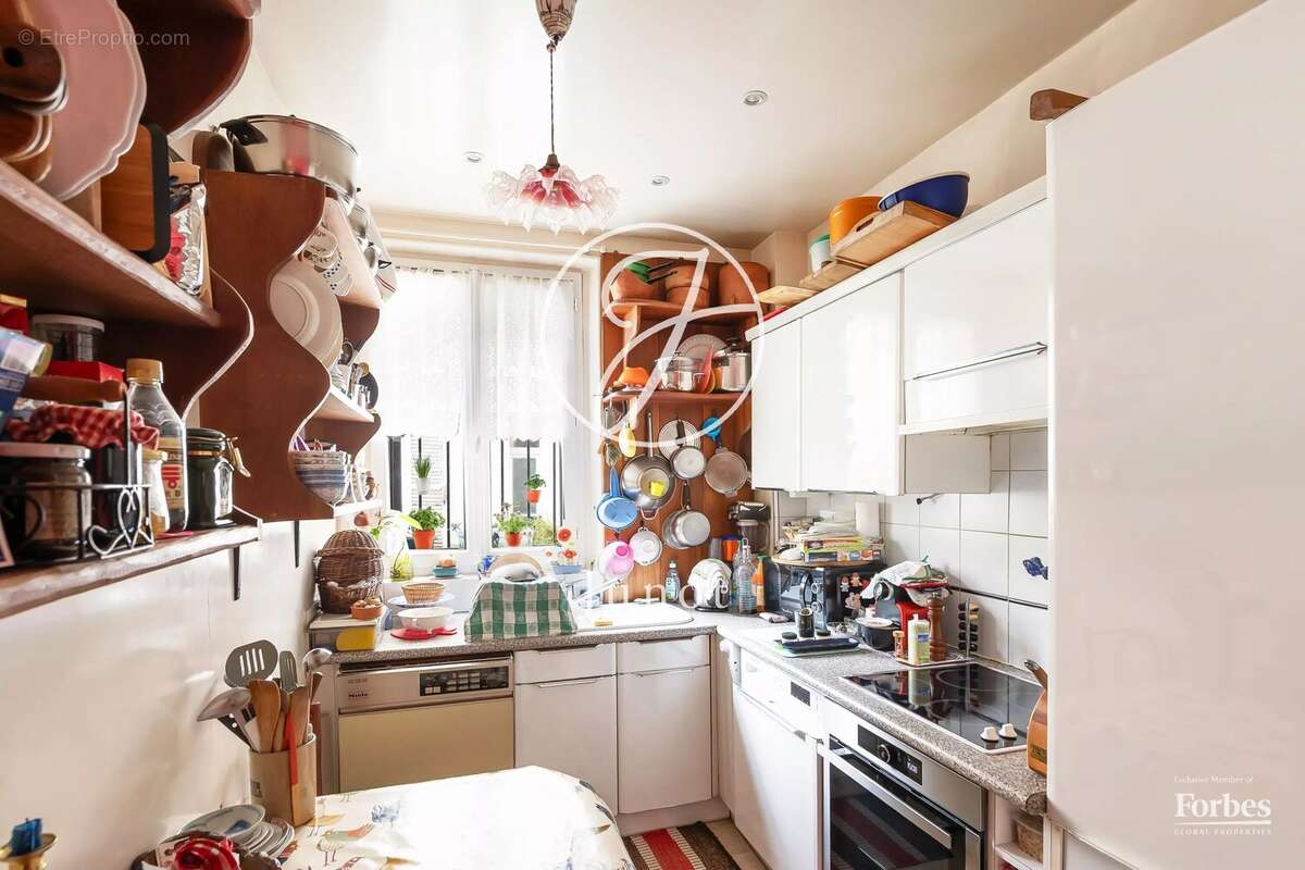 Appartement à PARIS-18E