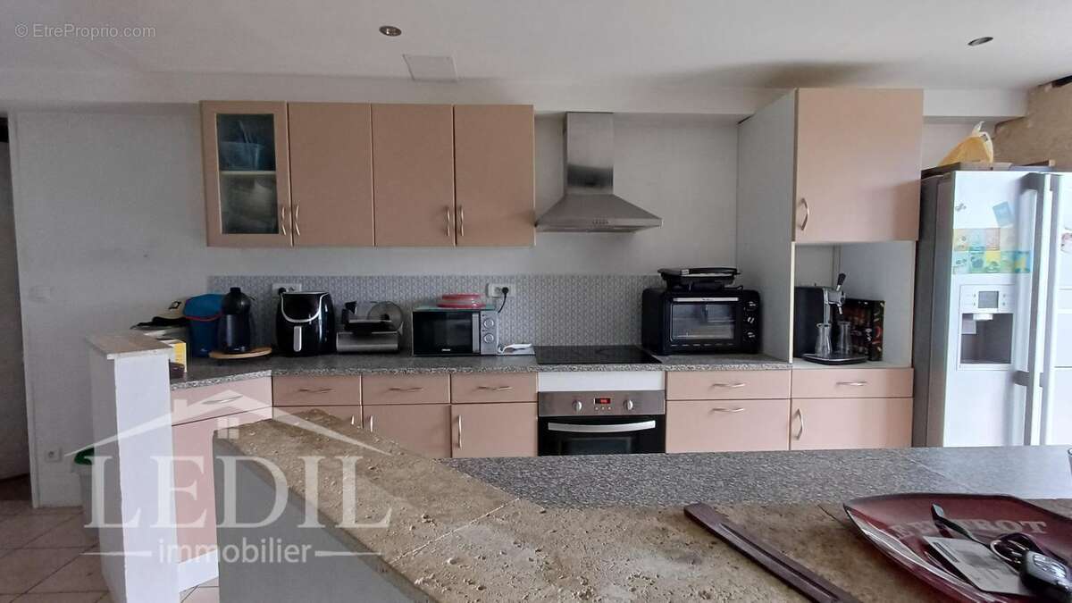 Maison à PUJOLS-SUR-CIRON