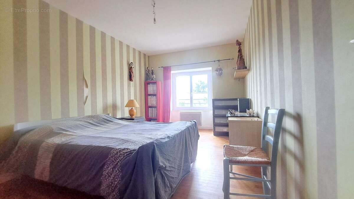 chambre 2 étage - Maison à GUICHEN