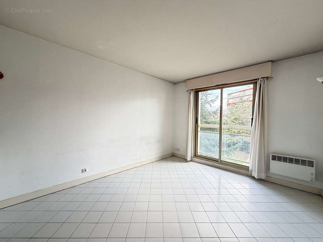 Appartement à LA GARENNE-COLOMBES