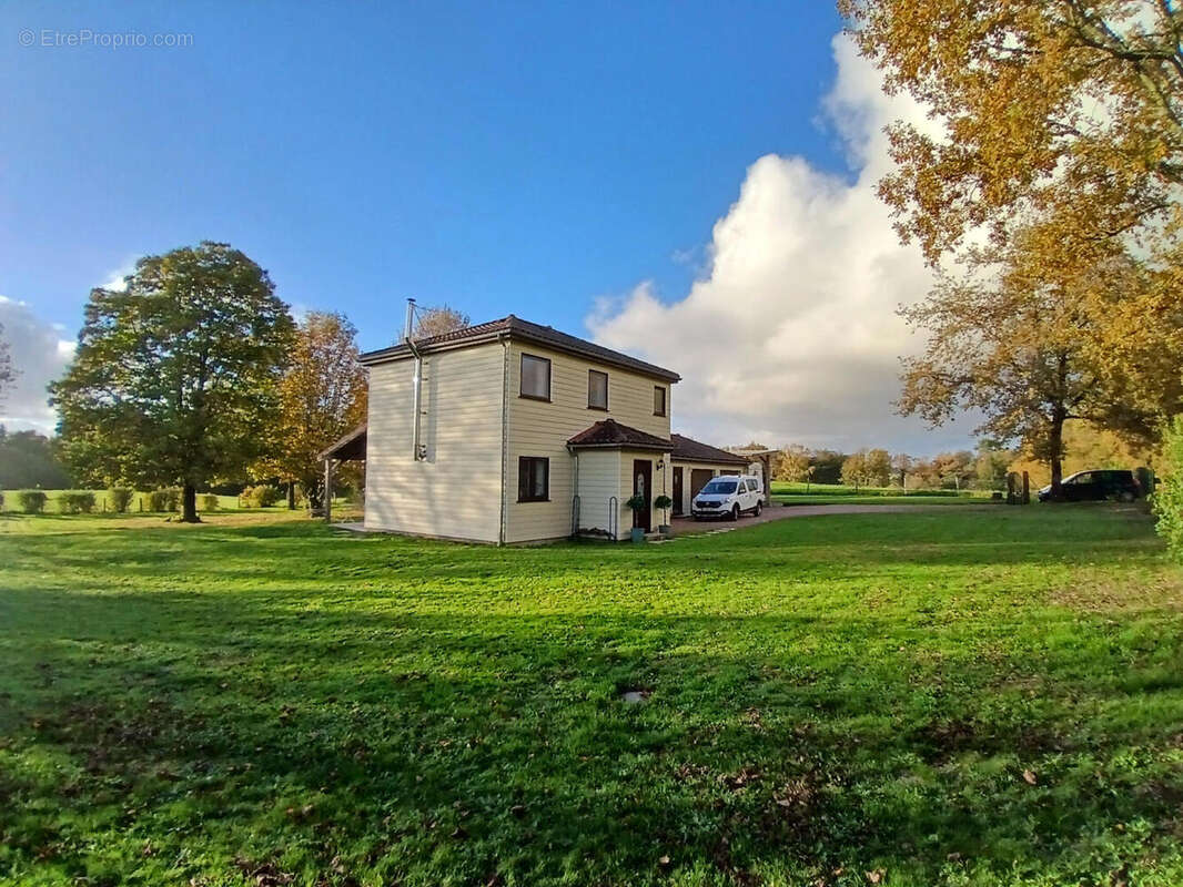 20251103_163843 - Maison à SAINT-SAUD-LACOUSSIERE