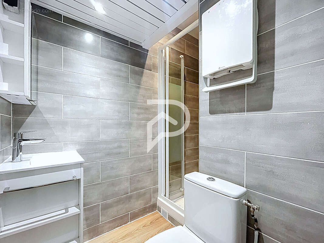 Appartement à COURBEVOIE