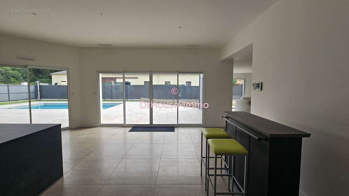 Maison 190 m² à Change  - photo 14