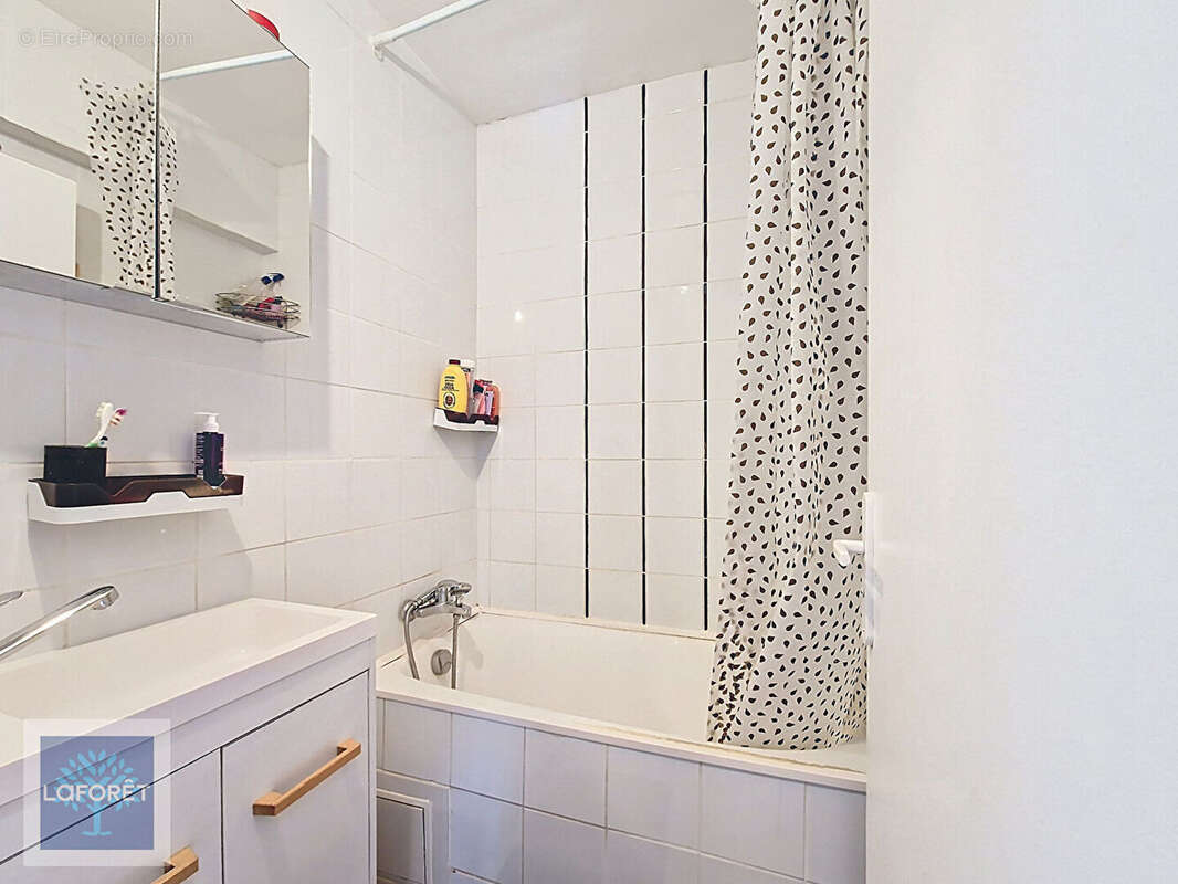 Appartement à VALLAURIS