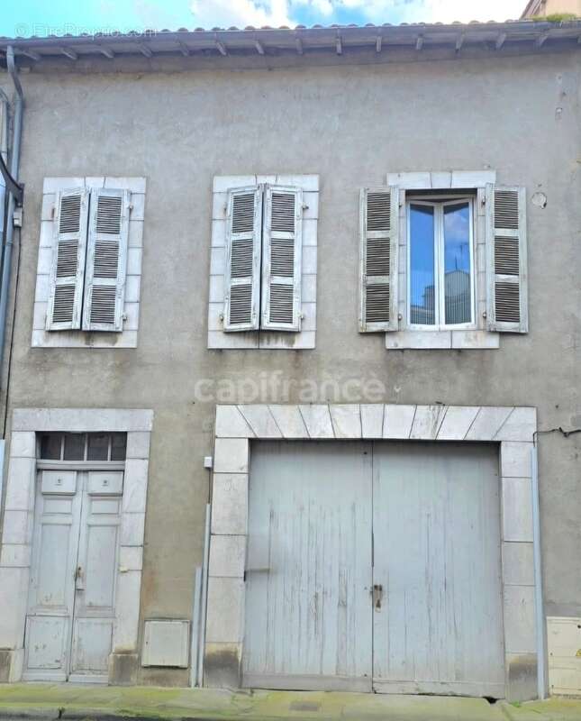 Appartement à MONTREJEAU