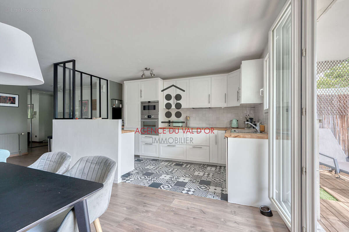 Appartement à SURESNES