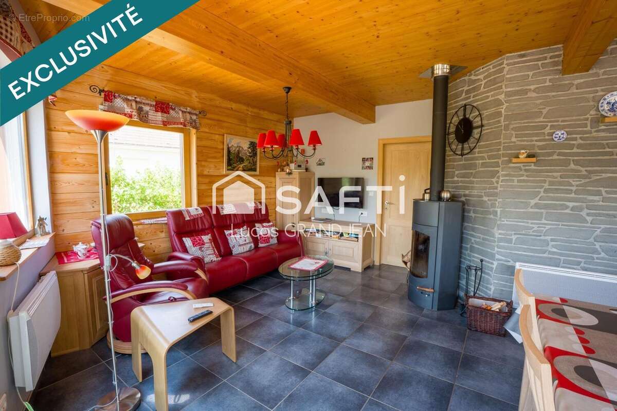 Maison 140 m² à La Chaux-Du-Dombief  - photo 6