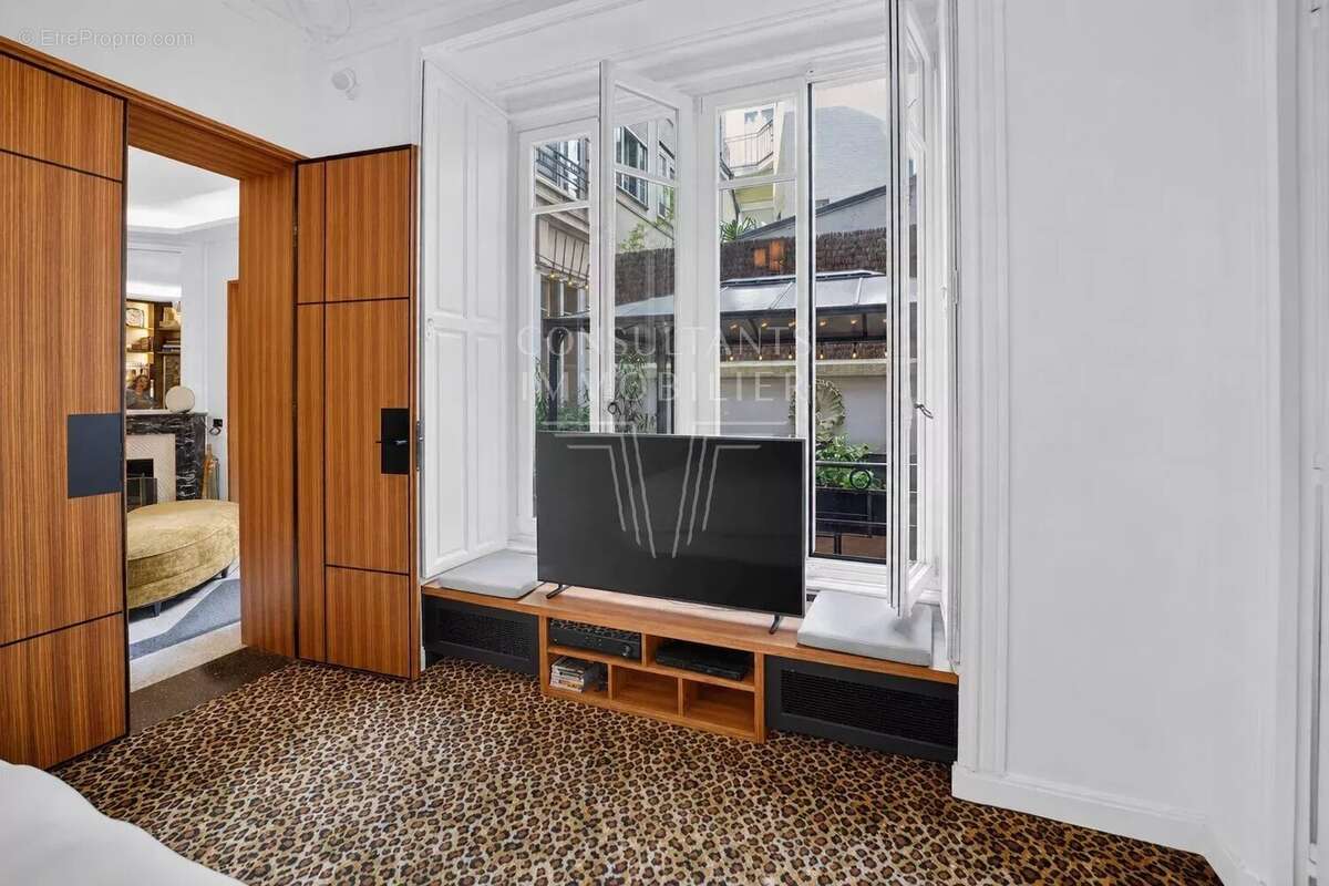 Appartement à PARIS-8E