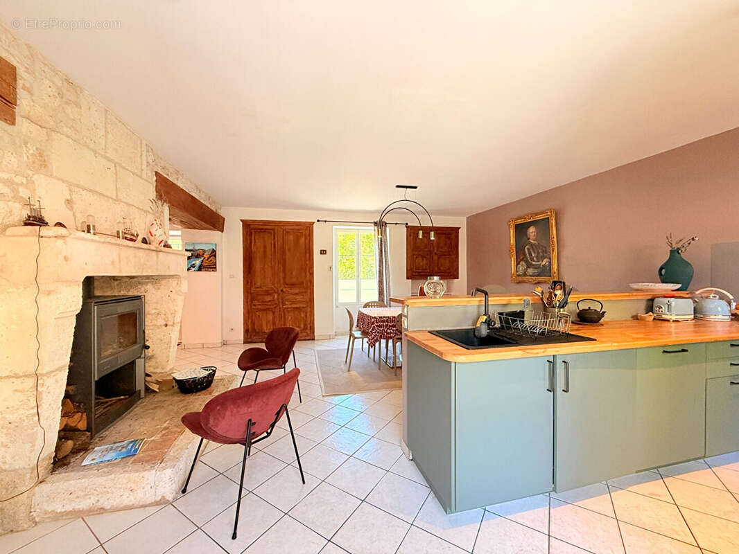 Maison à CHARRAS