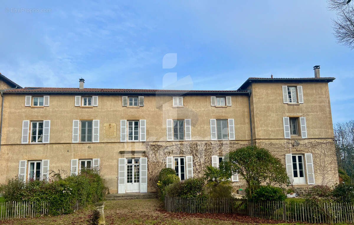 Coup de coeur à Gleizé : appartement T4 lumineux aux pierres dorées et âme Beaujolaise ! - photo 9